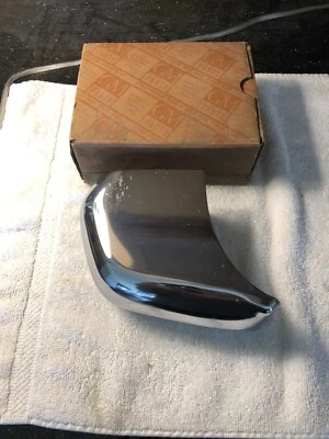 Nuevo de Lote Antiguo Protector de Parachoques Trasero Derecho GM 559472 1951 Oldsmobile 88A 88 OEM Foto 1 de 4