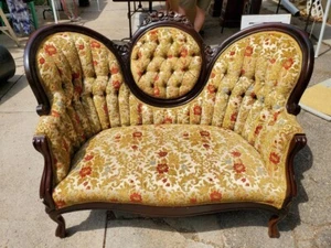 Beautiful Antique Victorian Loveseat - Picture 1 of 9