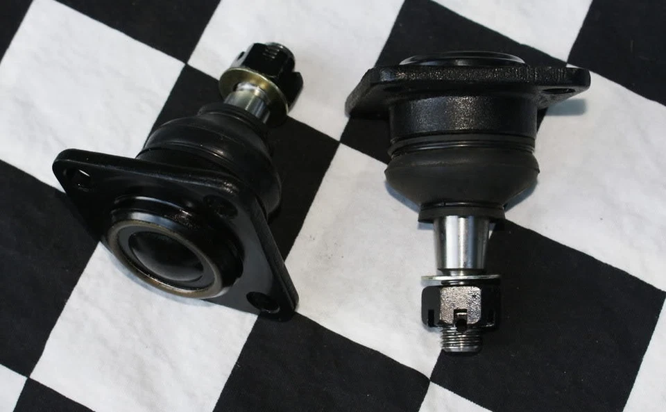 KIT DE RÓTULAS BRAZO DE CONTROL SUPERIOR LAMBORGHINI JALPA URACCO NUEVO BRAZO A Foto 1 de 1