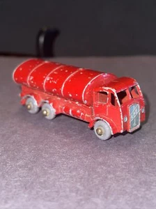 1958 Lesney - Matchbox Series (No. 11) Esso Petrol Tanker (Red) - Grey Wheels - Picture 1 of 10