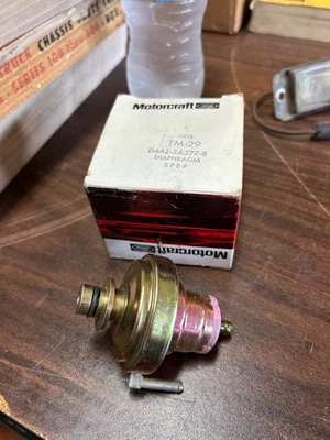NEW OEM Motorcraft TM-29 Ford C6 Auto Trans Modulator Valve D4AZ-7A377-B - Image 1 of 4