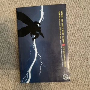 Batman: the Dark Knight Returns 30th Anniversary Edition Paperbac - Picture 1 of 3