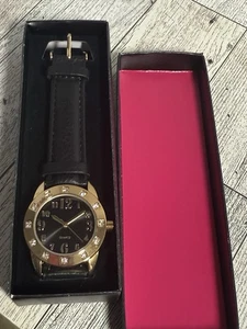 Orologio Avon nero e oro classico lunetta impreziosita cinturino nero - Foto 1 di 4