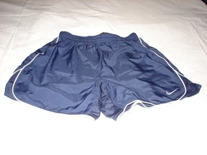 Nike Herren Laufshorts – Large – marineblau/weiß Nadelstreifen – neu ohne Etikett - Bild 1 von 1