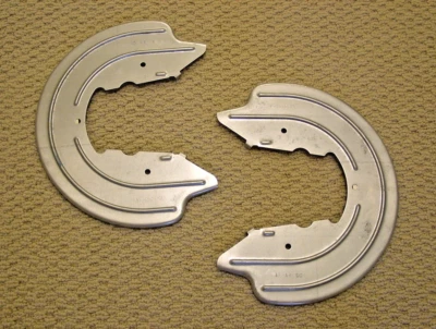 VENTA 2 PIEZAS OEM 94-04 FORD MUSTANG 8.8" DISCO TRASERO FRENO POLVO Y PROTECTOR CONTRA SALPICADURAS PAR Foto 1 de 4