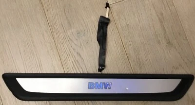 Tampa de degrau dianteira direita BMW 750Li 750i acabamento 09 2010 2011 2012 2013 2014 - Imagem 1 de 2