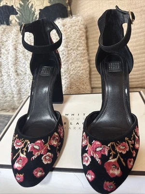 Zapatos de tacón White House Black Market para mujer 9 M Piper negro rojo gamuza floral Foto 1 de 4