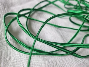 Cord Vintage Green Satin Braid 5 Meters On 0,3 CM Made IN France A5 - Picture 1 of 3