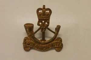 MILITARY BADGE 1ST KING'S AFRICAN RIFLES REGIMENT 4CM BY 3.5CM (4197) - Picture 1 of 3