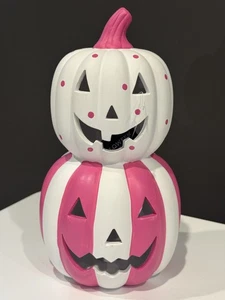 Summerween 10” PILA DE CALABAZA DE CERÁMICA PINTADA A MANO Rosa y Blanco Halloween - NUEVO - Imagen 1 de 3