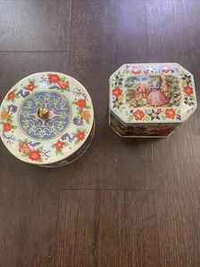 Vintage Daher Round Tin Embossed Design Made In England 6 1/2” Lot 2 - Picture 1 of 7