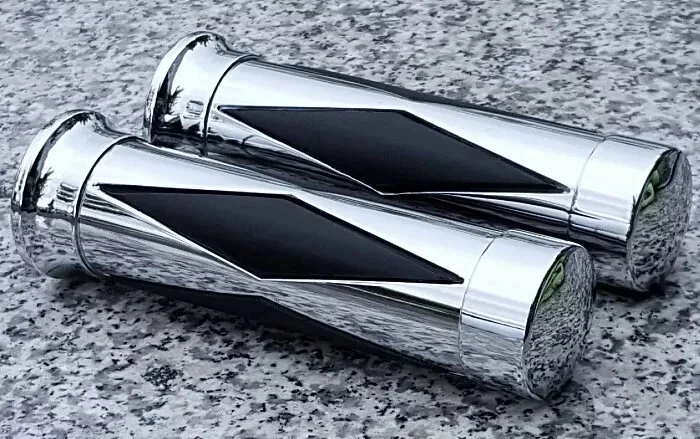 Suzuki Savage 650 Volusia 800 Intruder 1500 Marauder Boulevard CHROME DIA GRIPS - Image 1 of 1