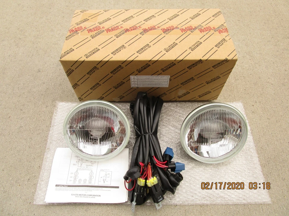 FITS: 66 - 81 TOYOTA PICKUP HALOGEN HEADLIGHTS KIT LH + RH SET OEM BRAND NEW - Image 1 of 4