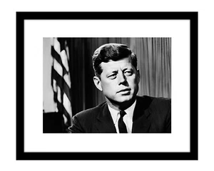 John F. Kennedy 8x10 Schwarz-Weiß-Druck mit US-Flagge Hintergrund - Bild 1 von 2