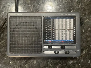 MAGNAVOX D1875 Multi 11-Band World Receiver FM/LW/MW/SW Radio - Tested Working - Picture 1 of 7