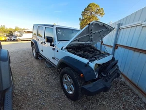 Chassis ECM Power Supply Voltage Converter VIN W Fits 11-18 WRANGLER 2590966 - Picture 1 of 12