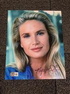 KELLY LYNCH SIGNED 8X10 PHOTO COCKTAIL ROAD HOUSE DRUGSTORE COWBOY BAS JSA PSA - Picture 1 of 3
