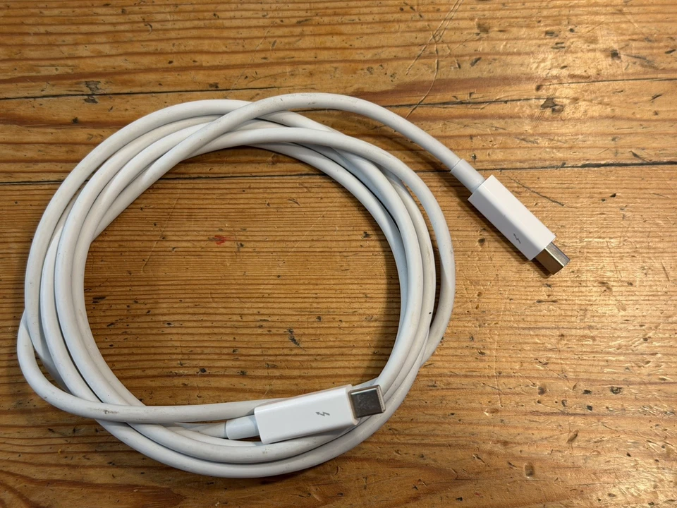 Genuine Apple Thunderbolt 2 Cable 2m - Image 1 of 1