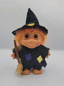 Muñeca Troll Russ Vintage Halloween Bruja Malvada Con Escoba, Pelo Naranja - Imagen 1 de 7