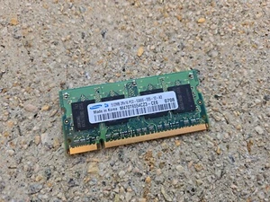 M470T6554CZ3-CE6 GENUINE OEM SAMSUNG LAPTOP MEMORY RAM 512MB PC2-5300S (CA65) - Picture 1 of 2
