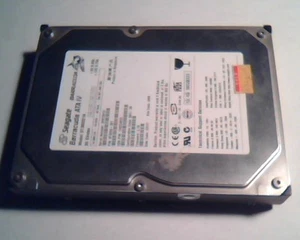 Hard Disk Drive IDE Seagate Barracuda ATA ST380021A 80GB 9T6006-301 100254955 - Picture 1 of 4
