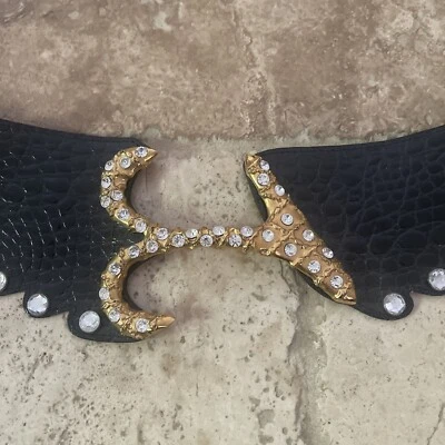 Cinturón Leo Isba de Diseñador Vintage Hebilla de Metal Dorado Estrás Cuero Años 80 Francia Foto 1 de 4