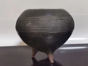 Antique Artisan Black Pottery 3 Footed Bowl Santa Clara Pueblo Mexico Peru - Picture 1 of 8