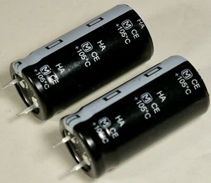 Condensador electrolítico a presión 560uF 200V 105°C 22x45mm Matsushita Cantidad 2 - Imagen 1 de 2