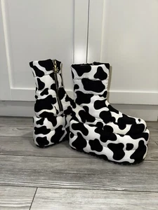 Delia’s Cow Platform Boots - Dollskill - Picture 1 of 2