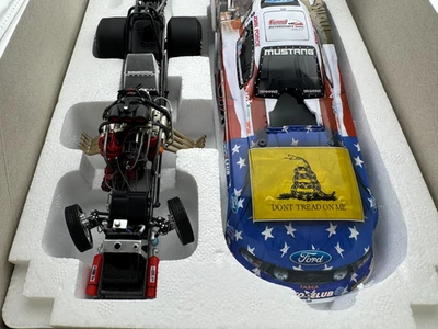 Action RCCA John Force Summit Park American Pride 2012 福特 NHRA 有趣汽车 — 第 1/4 张图片