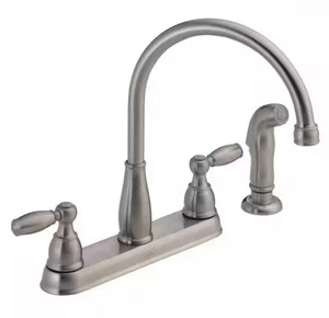 Grifo de cocina estándar de 2 manijas Foundations con rociador lateral artículo-860 - Imagen 1 de 7