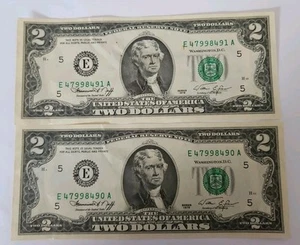 1976 2 dollar bills Consecutive Serial Numbers See Picture! - Picture 1 of 2