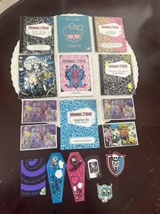 Pegatinas de libro de pasaportes de tarjetas de coleccionista de Monster High - Imagen 1 de 13