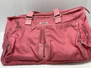 UNITED COLORS OF BENETTON PINK TRAVEL  BAG. LARGE SIZE WITH 5 POCKETS & 2 STRAPS - Picture 1 of 8