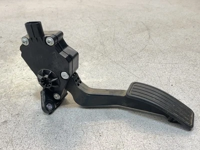 Conjunto de pedal acelerador de gasolina Subaru Impreza 2015 OEM Denso 36010FJ010 Foto 1 de 4