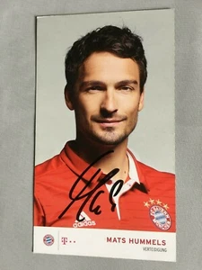 MATS HUMMELS Weltmeister FC Bayern München 2016/17 signed Autogrammkarte 9x15,5 - Bild 1 von 1