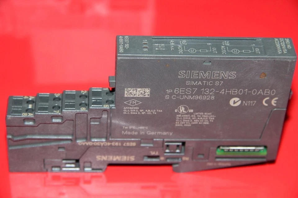 Siemens Simatic DP Electronic Module ET200S 6ES7 132-4HB01-0AB0 2 DO - Image 1 of 1