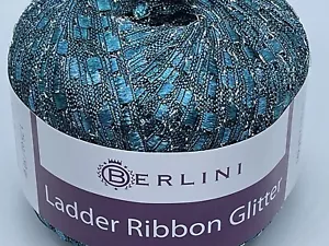 Filato glitter nastro scala Berlini #115 ricco acqua con accento metallico argento 50 - Foto 1 di 4
