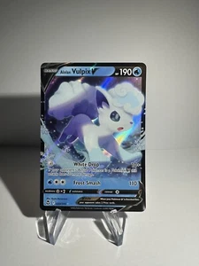 Pokémon TCG Alolan Vulpix V Schwert & Schild - Silbersturm 033/195 Holo... - Bild 1 von 4