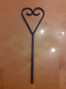 2x NEW HANDMADE 6" (15cm) HEART PLANT SUPPORT RODS IN PURPLE . VERY PRETTY. - Picture 1 of 1