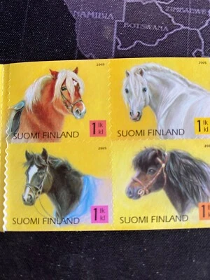 Folletos de sellos postales de Finlandia con caballos 4 sellos de segunda clase Foto 1 de 4