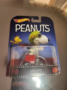 Hot Wheels 2017 Retro Entertainment Peanuts - Snoopy Dog House - Red DWJ89 - Picture 1 of 2