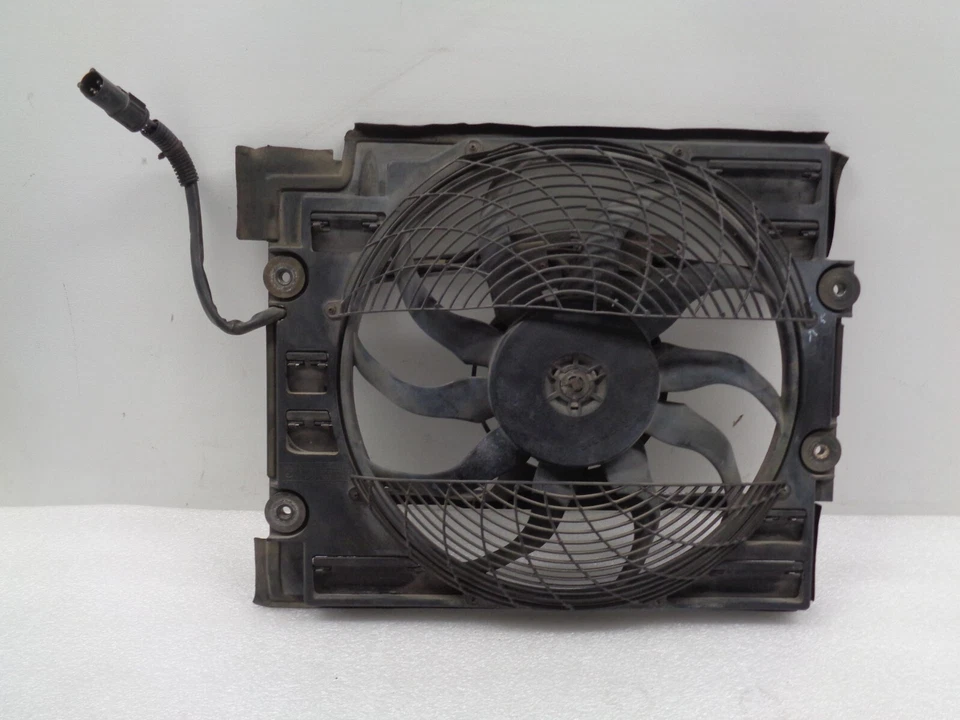 1997-1998 BMW 528i motor auxiliar empurrador de refrigeração ventilador CA FABRICANTE DE EQUIPAMENTO ORIGINAL DK80173 - Imagem 1 de 4