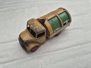 VINTAGE 1960'S DINKY TOYS 252 REFUSE LORRY TRUCK TAN/GREEN DIECAST MODEL - Picture 1 of 5