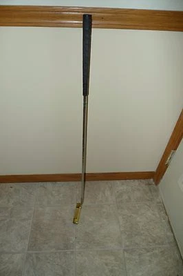 24 k Gold Plated PUTTER RIGHT HANDED 35 1/2"  made in USA - Image 1 of 3