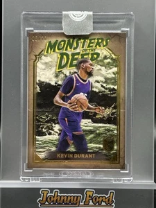 2023-24 Topps Tres Baloncesto Kevin Durant Monstruos del Oro Profundo 8/10 - Imagen 1 de 2