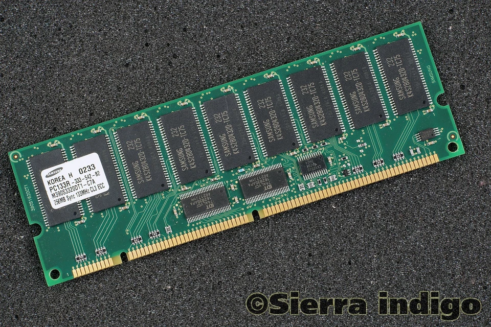 Samsung M390S3320DT1-C7A PC133R-333-542-B2 256MB Server Memory RAM - Image 1 of 1