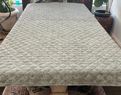 Colcha Queen 97 x 88" Floral Verde Salvia Reversible Acolchada Gauzy Foto 1 de 4