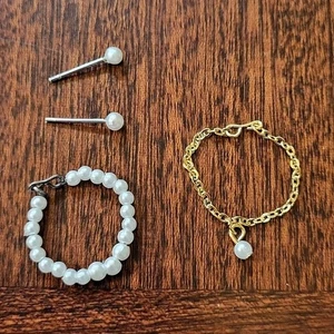 Barbie HALSKETTE OHRRINGE SCHMUCK Reproduktion Osterparade Römer Urlaub  - Bild 1 von 2