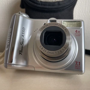 Canon fotocamera digitale PowerShot A550 7,1 megapixel argento testata con scheda di memoria 2 x 2 MB - Foto 1 di 12